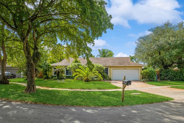 $820,000 | 8686 Southwest 51st Street | Cooper City