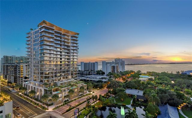 $2,700,000 | 668 Quay Commons, Unit 506 | Sarasota