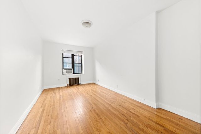 $579,000 | 312 West 23rd Street, Unit 3L | Chelsea