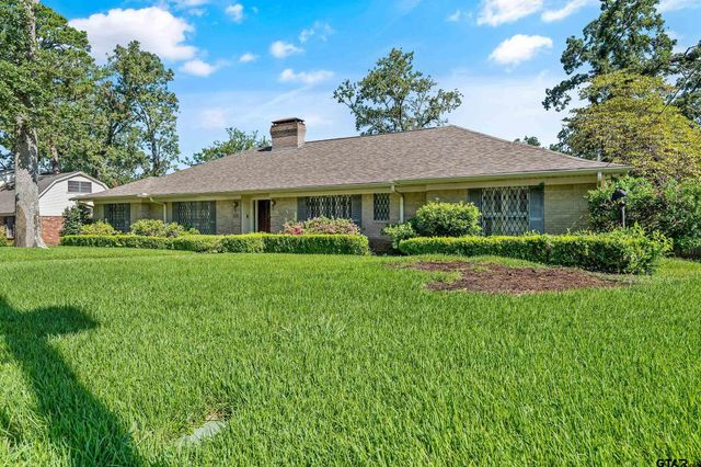 $325,000 | 1500 Everglades Drive | Southeast Tyler