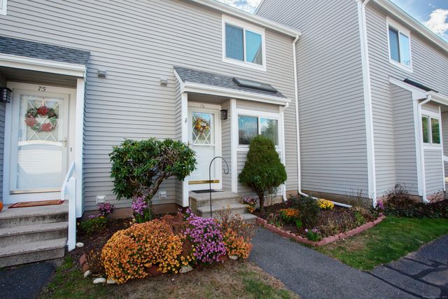 $259,000 | 76 Hilltop Drive, Unit 76 | Simsbury