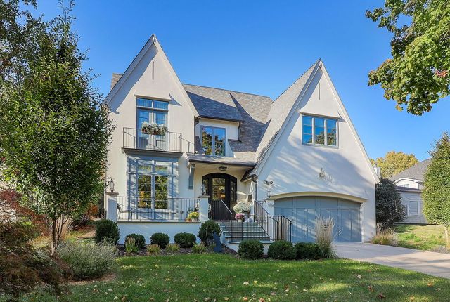 $1,900,000 | 806 Randall Street | Downers Grove