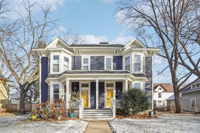 $460,000 | 425 5th Street Southeast | Fifth Street South East Historic District