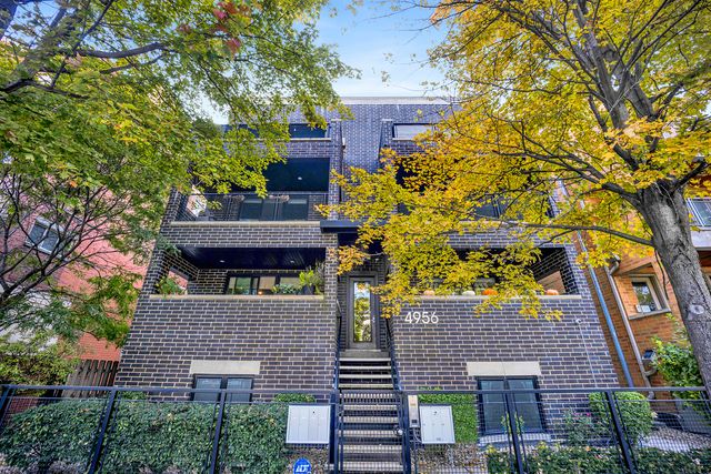 $575,000 | 4956 North Western Avenue, Unit 2N | Ravenswood