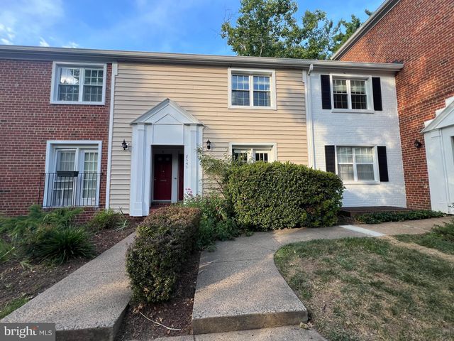 $550,000 | 2645 South Walter Reed Drive, Unit C | Fairlington-Shirlington