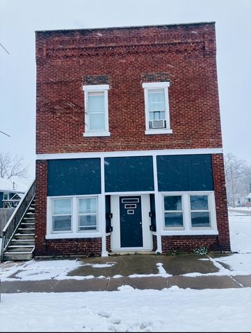 $950 | 590 East Division Street, Unit 1B | Coal City