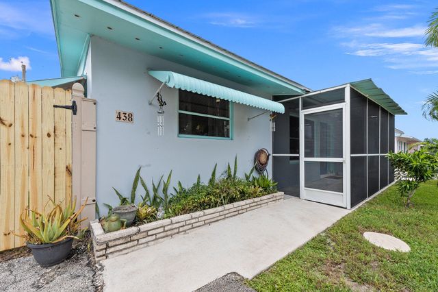 $365,000 | 438 Southeast Fini Drive | Stuart