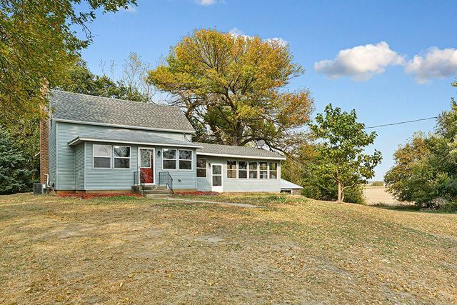 $195,000 | 81384 430th Avenue | Hunter Township - Jackson County