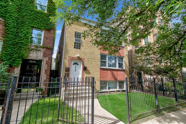 $2,400 | 7530 North Damen Avenue, Unit 1 | East Rogers Park