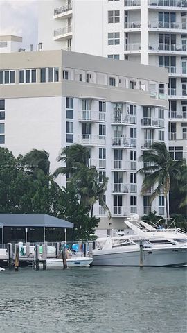 $3,400 | 9721 East Bay Harbor Drive, Unit 4E | Bay Harbor Islands