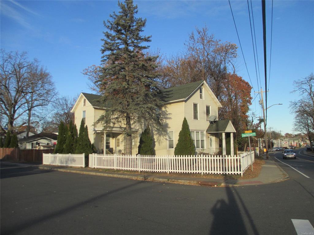 View of homes exterior