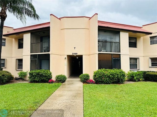 $155,000 | 2069 Northeast Collins Circle, Unit 10 | Jensen Beach