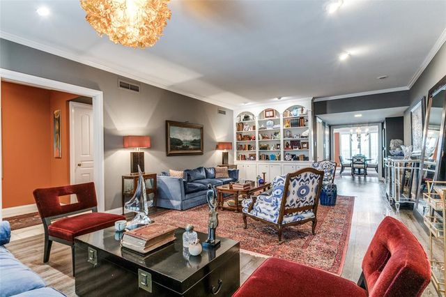 $695,000 | 6126 Averill Way, Unit 203W | Preston Hollow South