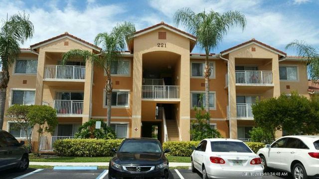 $209,900 | 221 Southwest Palm Drive, Unit 108 | St. Lucie West Country Club