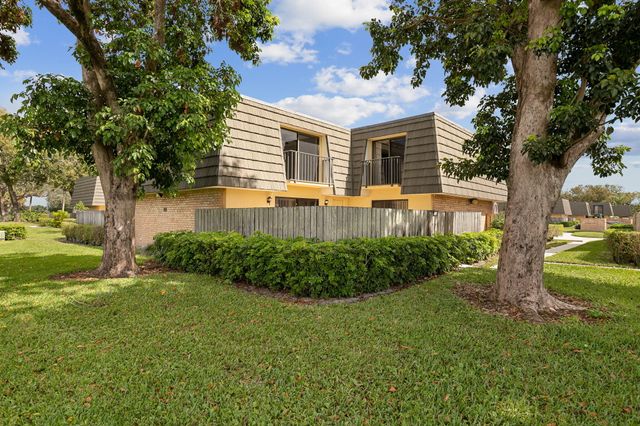 $2,500 | 714 7th Way | The Villages of Palm Beach Lakes