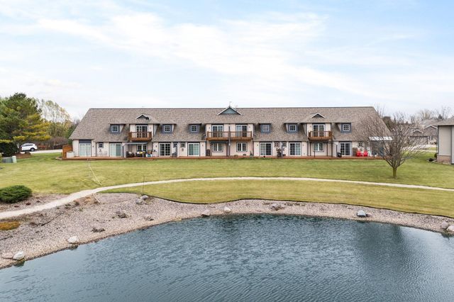 $329,000 | 525 Bluebill Lane, Unit 2 | Sheboygan Falls