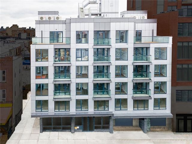 $899,000 | 811 45th Street, Unit 5A | Sunset Park