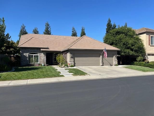 $784,950 | 1825 Ville Franche Way | Northwest Modesto