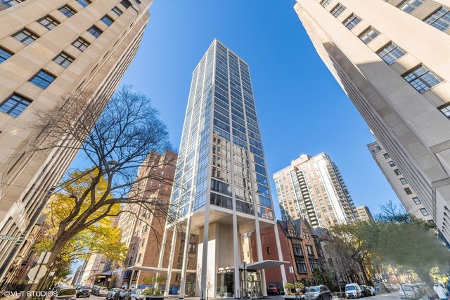 $840,000 | 1300 North Astor Street, Unit 15AB | Astor Tower