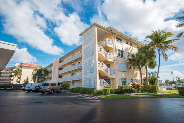 $2,500 | 230 North Federal Highway, Unit 205 | River House Terrace