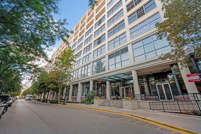 $3,400 | 900 North Kingsbury Street, Unit 906 | Near North Side