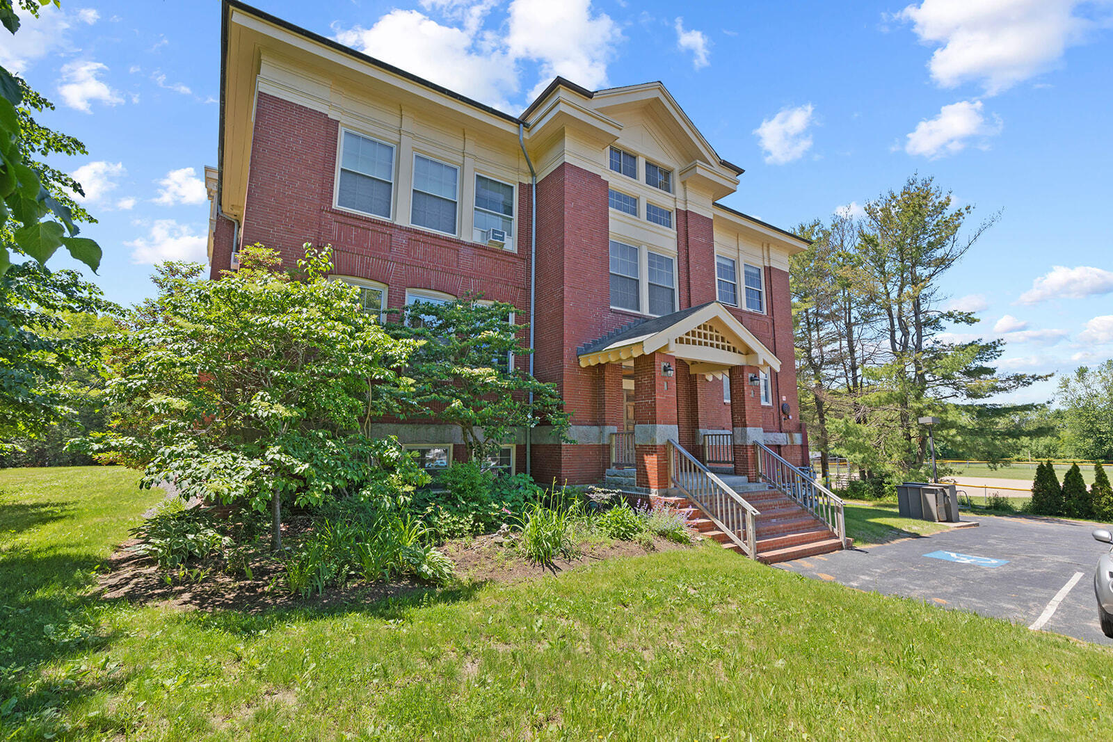 Brick Hill Heights - Apartments in South Portland, ME