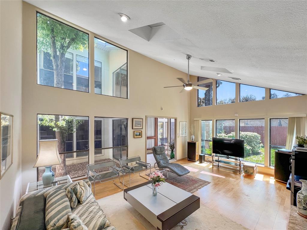 Don't you just love how light this living room is?