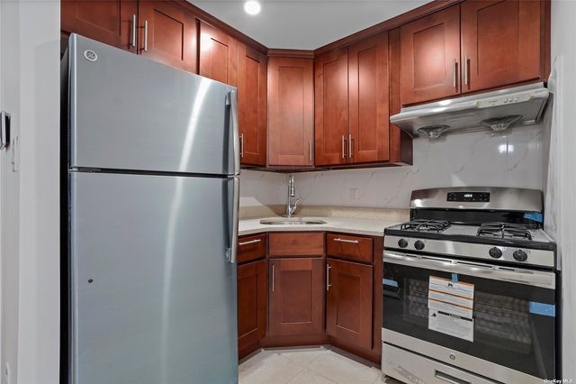 $3,200 | 70-26 Queens Boulevard, Unit 6B | Maspeth