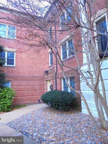 $2,300 | 1119 North Pitt Street, Unit 3A | Old Town