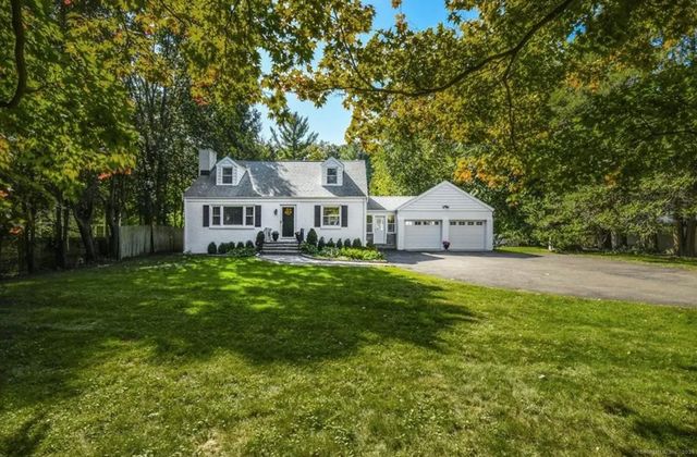 $1,399,000 | 30 Parade Hill Road | New Canaan