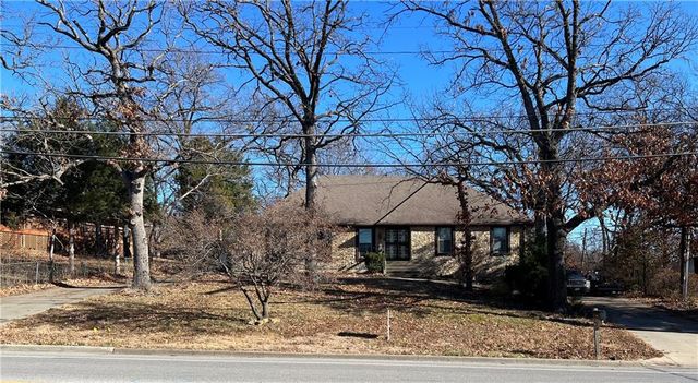 $515,000 | 4809 Quivira Drive | Shawnee Mission