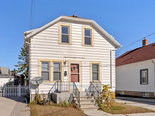 $129,900 | 912 18th Street | Downtown Two Rivers