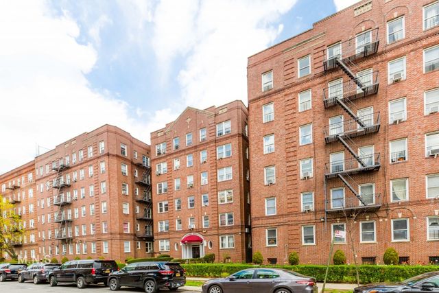 $1,825 | 415 East 17th Street, Unit 5B | Ditmas Park