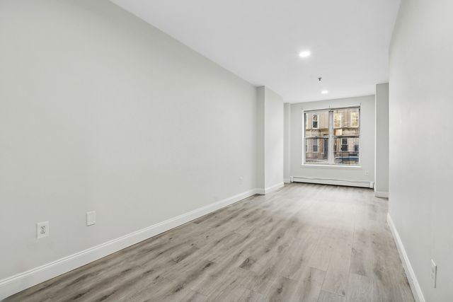 $620,000 | 249 Hull Street, Unit B | Bedford-Stuyvesant