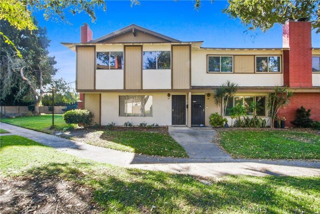 $689,000 | 1722 Mitchell Avenue, Unit 67 | Tustin