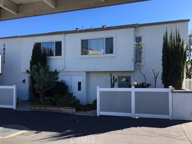 $3,495 | 18511 Mayall Street, Unit B | Northridge