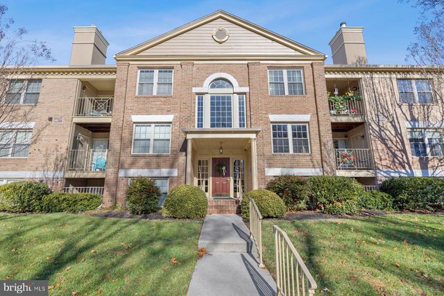 $286,900 | 4 Rain Flower Path, Unit 302 | Loveton Farms