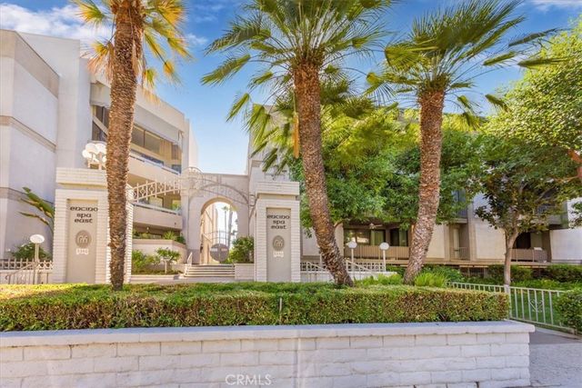 $973,000 | 5330 Yarmouth Avenue, Unit 312 | Encino