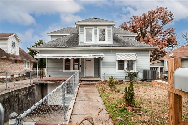 $225,000 | 628 South Huttig Avenue | Hutchins Park