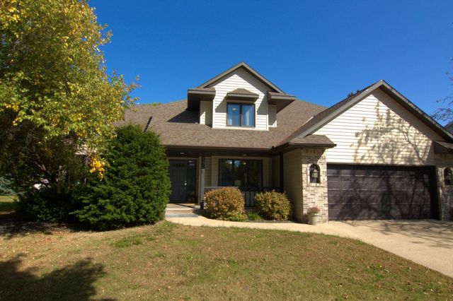 $479,900 | 1518 Castle Drive | North Mankato