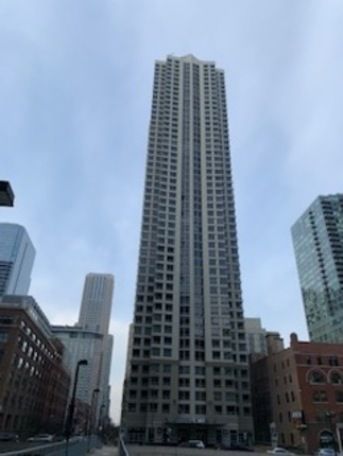 $285,000 | 440 North Wabash Avenue, Unit 3711 | River North