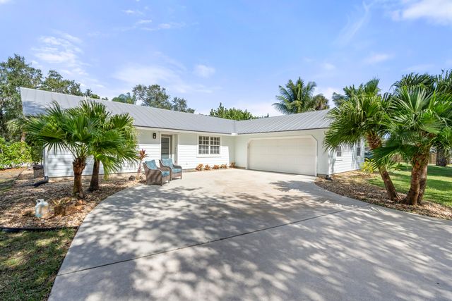 $782,000 | 8435 Southeast May Terrace | Hobe Sound