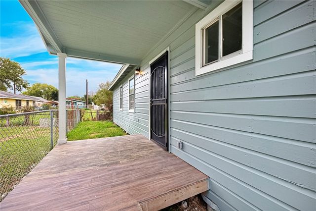 $124,900 | 617 Dolores Street | Westside