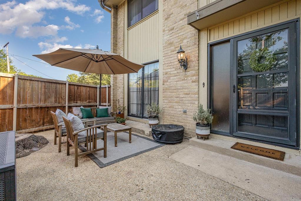 a view of outdoor space yard and patio