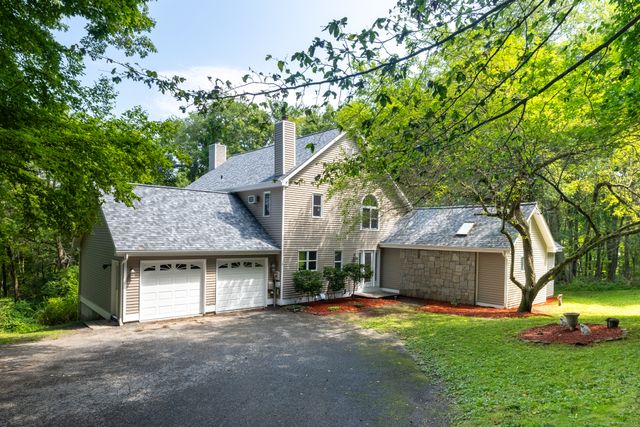 $649,000 | 8 Pebble Lane | New Milford