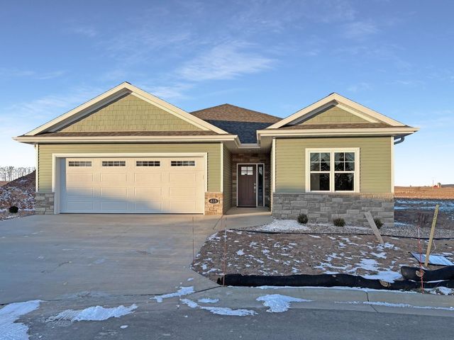 $399,900 | 418 Toms Way | Luxemburg