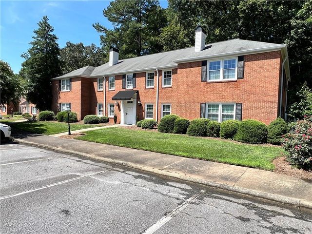 $1,595 | 343 Hanover Arms Court, Unit D | Country Club