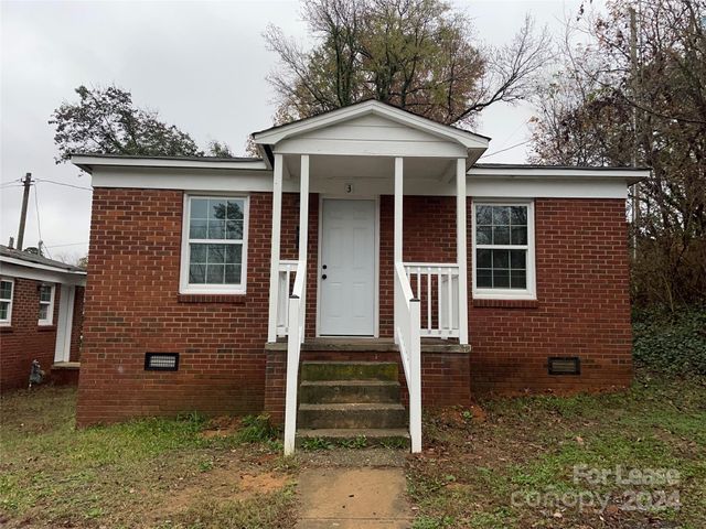 $1,290 | 1037 McArthur Avenue, Unit 3 | Statesville Avenue Terrace