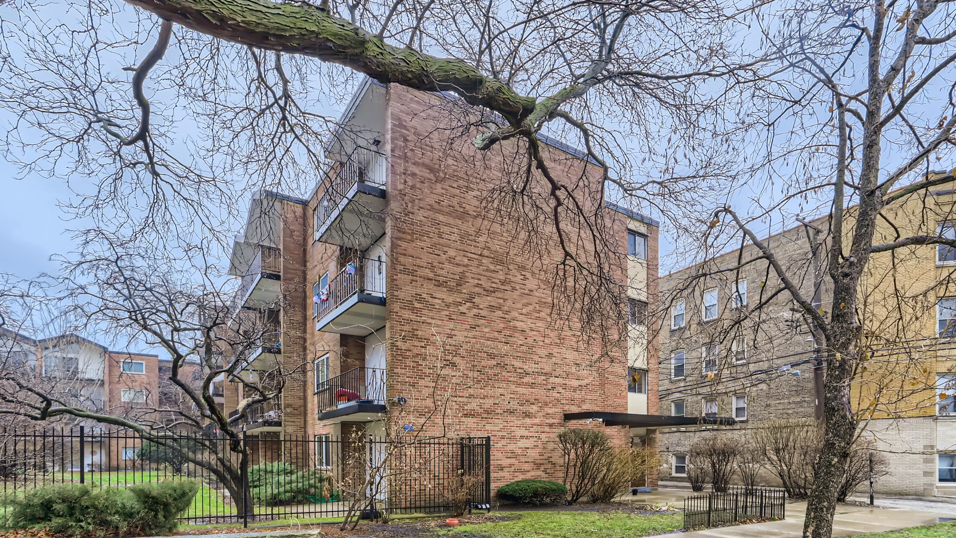 6961 North Oakley Avenue, Unit 101, Chicago, IL 60645 | Compass