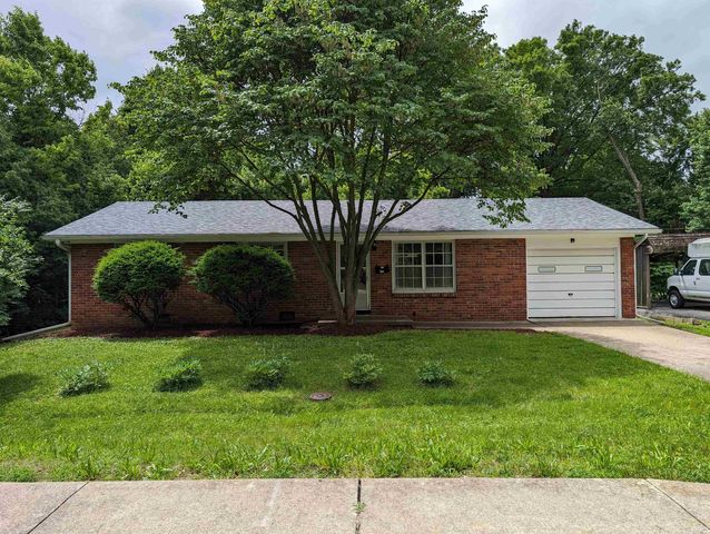 $309,900 | 2632 East 5th Street | Green Acres